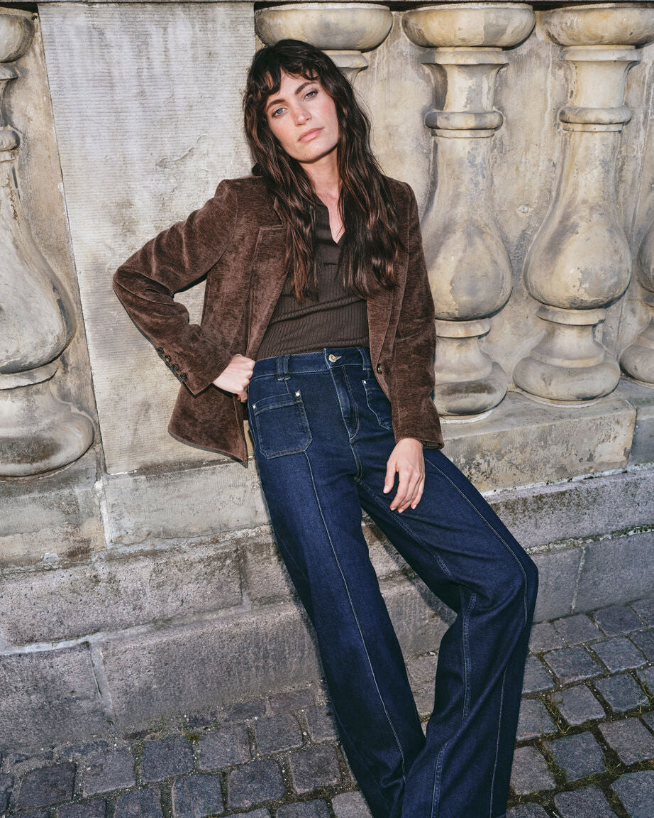 Modelshot / Dark Blue / Detail